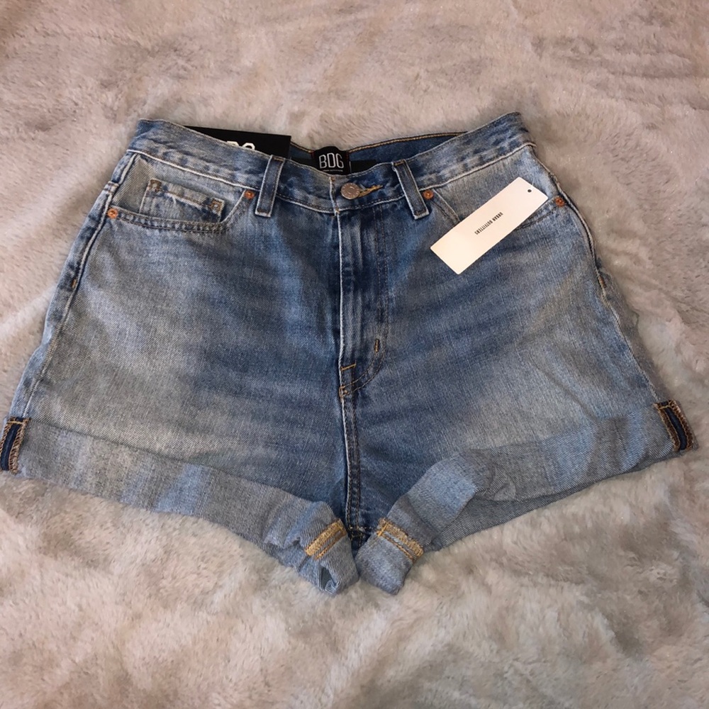 NEW UO mom high rise denim shorts